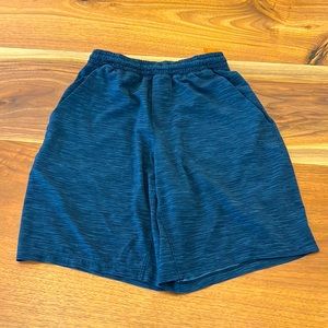 Men’s small pacemaker Lululemon shorts